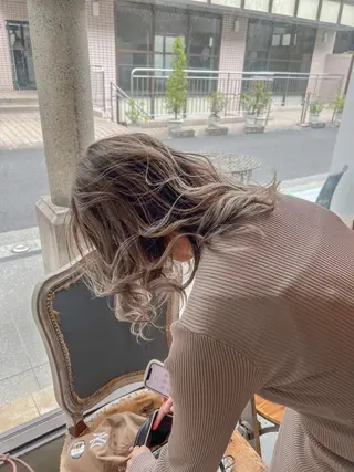 セミロング カラー 海外デザイン🇺🇸 石渡諒太のヘアスタイル