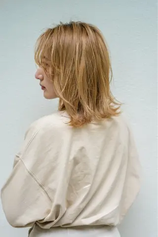 ミディアム カラー ハイライト/レイヤー ミルクティー/山本のヘアスタイル