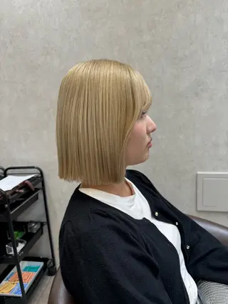 ミディアム karin ボブハイトーンのヘアスタイル