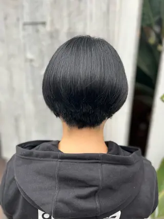 ショート カラー ピンク髪の美容師🎀 🖤ゆうなのヘアスタイル