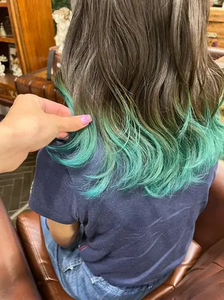 セミロング カラー モモカ/ハイトーン /バレイヤージュのヘアスタイル