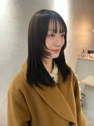 セミロング 神戸/karina /顔まわりレイヤーのヘアスタイル