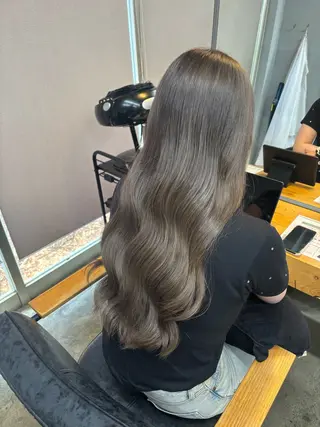 ロング カラー ROCCOeast AKARIのヘアスタイル