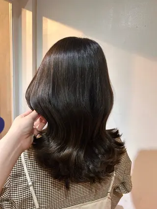 カラー 山岡 凛音のヘアスタイル