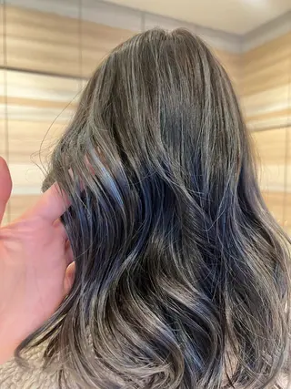 ロング ダブルカラー🌷✨ 守屋紗希のヘアスタイル