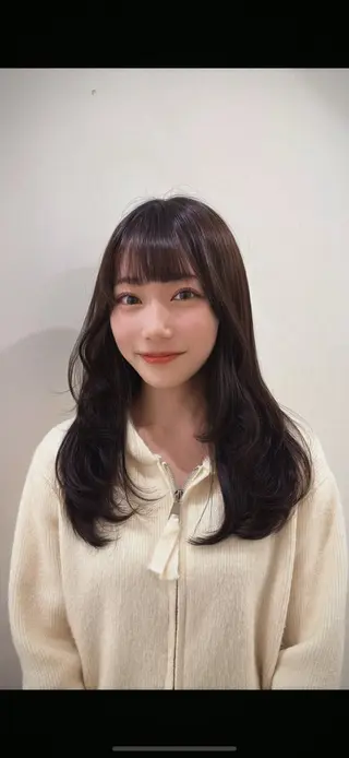 ロング 透け感 カラー/neneのヘアスタイル