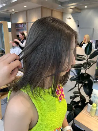 ミディアム カラー オタク美容師🛍/ 酸性ストレート/艶髪のヘアスタイル