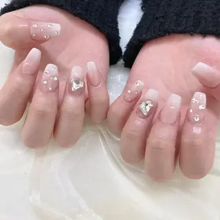 ネイル GO TODAY SHAiRE SALON 表参道colore店所属・emmi nailのネイルデザイン