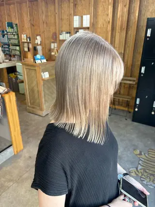 カラー 🪽うるつやカラーく びれレイヤーchiaのヘアスタイル
