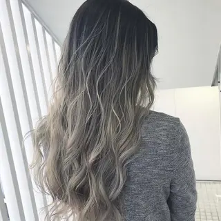 ロング 江坂エリア最安値◎ ブリーチ*土田のヘアスタイル