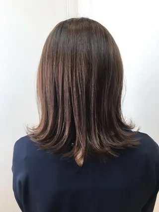 ミディアム カラー 湯浅 了一のヘアスタイル