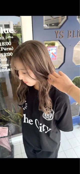 セミロング Y'sBlue丸亀店所属・カラー大好き🌈 カットモデル募集中のヘアスタイル