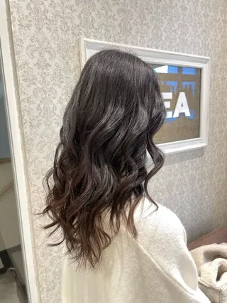 ロング ヘアアレンジ 暖色カラー/ブリーチ なしカラー/艶カラーのヘアスタイル