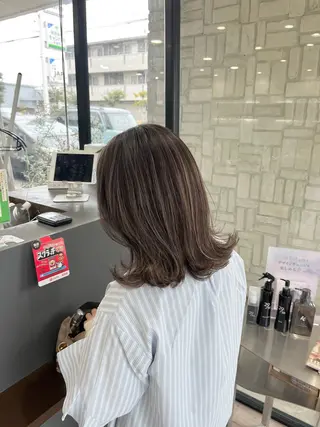 セミロング 飛田 由貴のヘアスタイル
