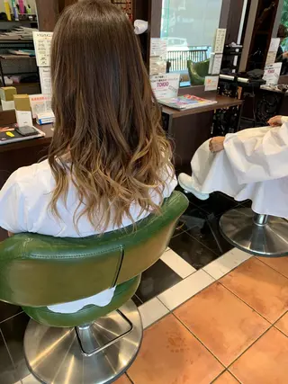 ミディアム カラーリスト菅澤 岳のヘアスタイル