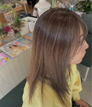 セミロング 阿津坂 美空のヘアスタイル