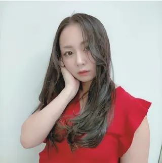 ロング カラー fructueuxune所属・本木 之教のヘアスタイル