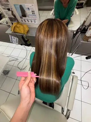 ロング カラー 白井 音葉のヘアスタイル