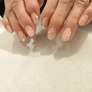 ネイル pool🦄 miyamoto.のネイルデザイン