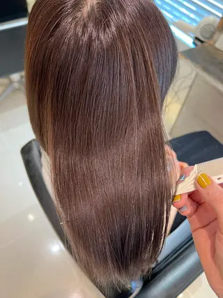 ロング 🤎艶感ベージュ/ ミルクティー🤎のヘアスタイル