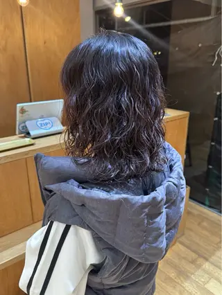ミディアム パーマ 大橋 芽衣のヘアスタイル