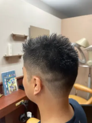 ショート メンズ ルキ🌈ブリーチカラ ー&メンズパーマ🦄のヘアスタイル