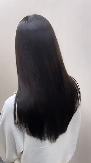 ミディアム 透け感•艶感カラー 池本　紘之のヘアスタイル