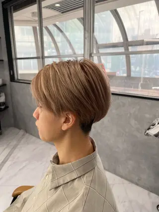 ショート カラー grow北千住店所属・ハイトーン✨最新髪質 改善👩ryuyaのヘアスタイル