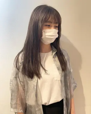 セミロング あやか/ベージュ /透け感カラーのヘアスタイル