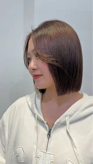 ショート カラー ⭐️似合わせボブ 縮毛矯正⭐️かえでのヘアスタイル