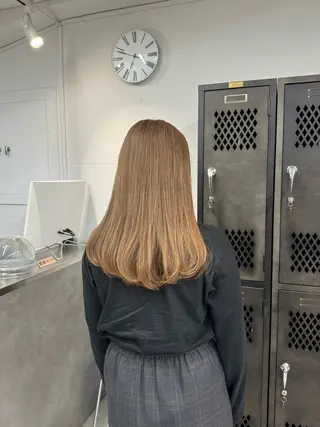 セミロング INORI|艶カラ ー|フェイスレイヤーのヘアスタイル