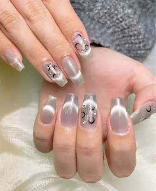 ネイル アヤメネイル 最新チップスカルプのネイルデザイン