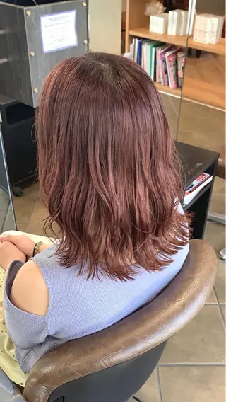 ミディアム 明石遼/ベージュ / ピンクのヘアスタイル