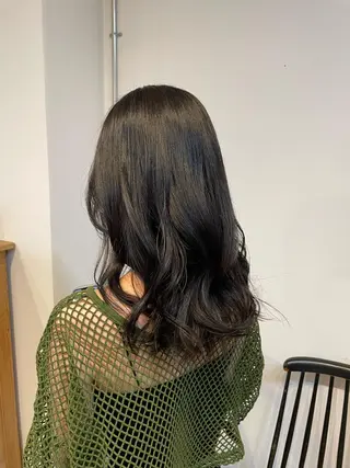 セミロング カラー mina / 透明感ベージュカラーのヘアスタイル