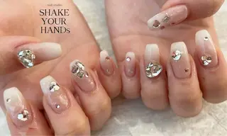 ネイル ネイルスタジオ シェイクユアハンズのネイルデザイン