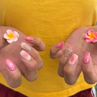 ネイル Sarina ⋆⭒˚のネイルデザイン