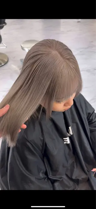 カラー VIVIE天神 ブリーチのヘアスタイル