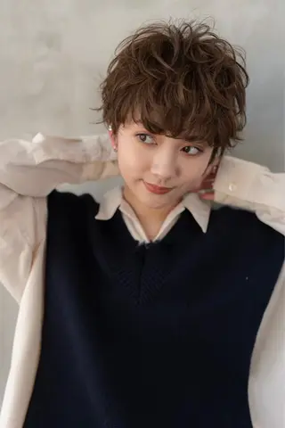 ショート カラー 🉐レイヤー/塩見 弘樹🉐渋谷のヘアスタイル