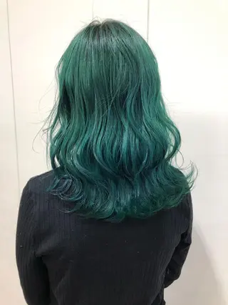 ミディアム カラー ケアブリーチ 坪井佑樹のヘアスタイル