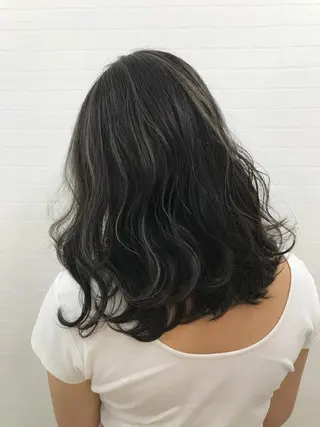 セミロング 🇺🇸ハイライト特 化美容師🇺🇸漆沢のヘアスタイル