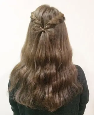 ロング カラー ヘアアレンジ 佐藤 美咲のヘアスタイル