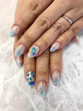 ネイル MADIA藤沢所属・MADIA MEGUのネイルデザイン