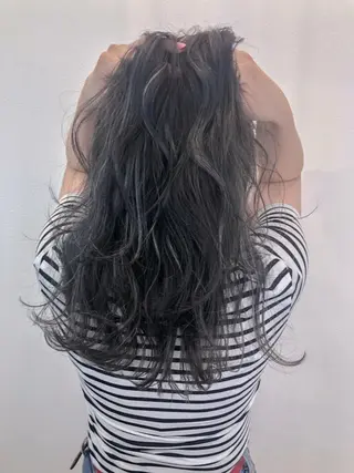 ロング AKANE 【zina新宿】のヘアスタイル