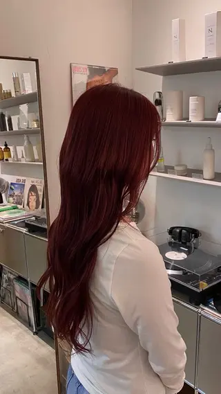 カラー hinata /ハイトーンのヘアスタイル