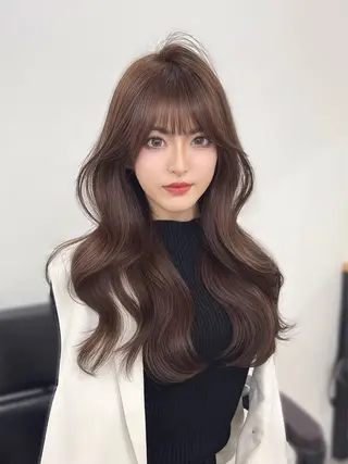 ロング 臼杵 晴のヘアスタイル