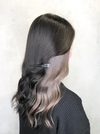 ロング カラー ヘアアレンジ ｲﾝﾅｰｶﾗｰ屋さん 🫧伊藤拓実のヘアスタイル