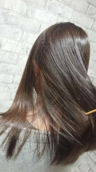 カラー セミロング 秋山 幸太のヘアスタイル