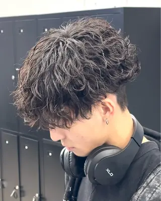 パーマ メンズ 🐲原宿、渋谷/メン ズ特化/緩めパーマのヘアスタイル
