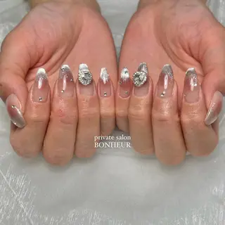 ネイル BONHEUR Annaのネイルデザイン
