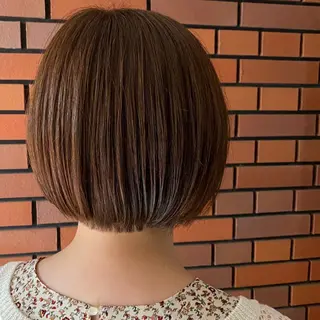 ショート カラー エイト ウメダのヘアスタイル